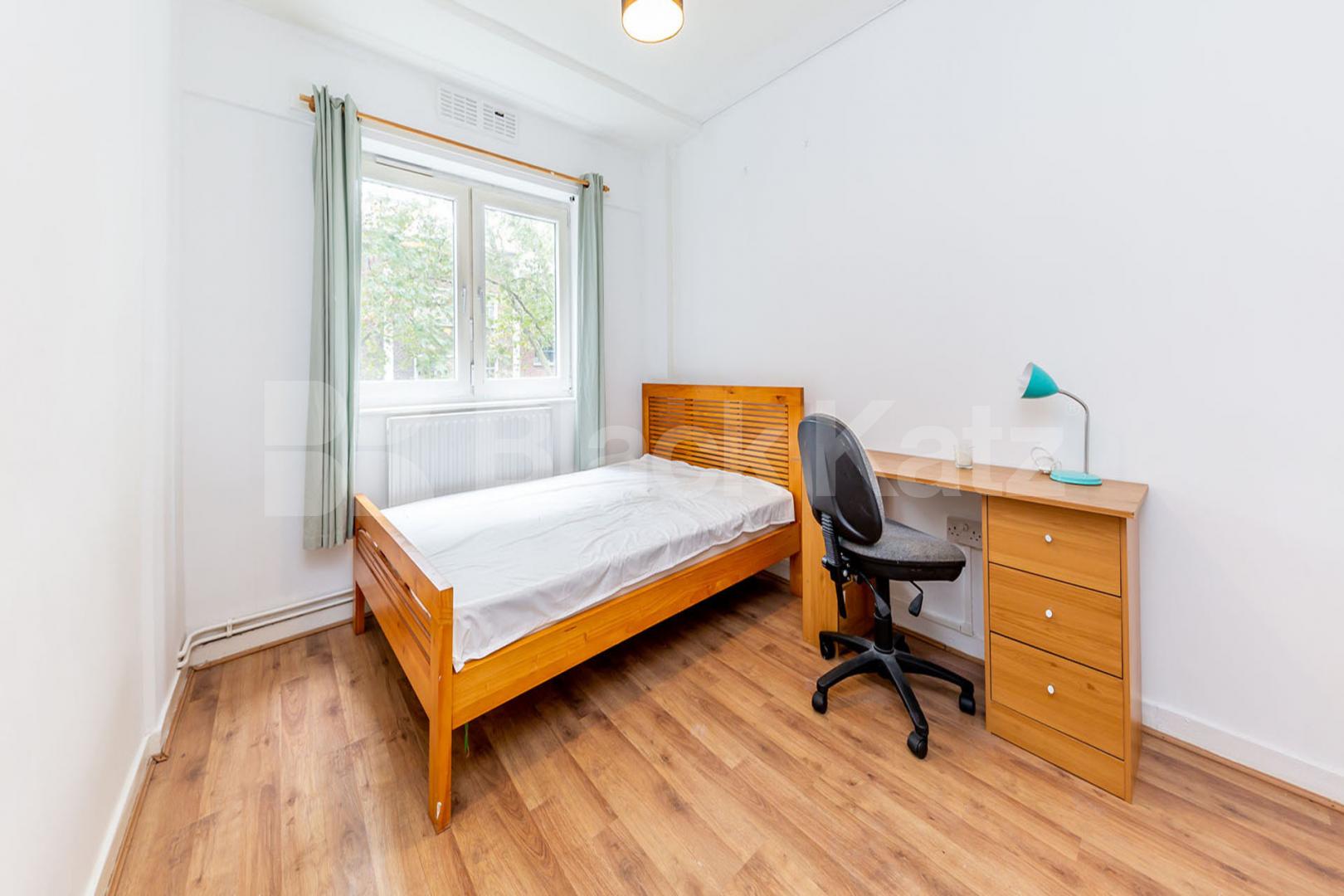 			4 Bedroom, 1 bath, 1 reception Flat			 Agdon Street, Clerkenwell