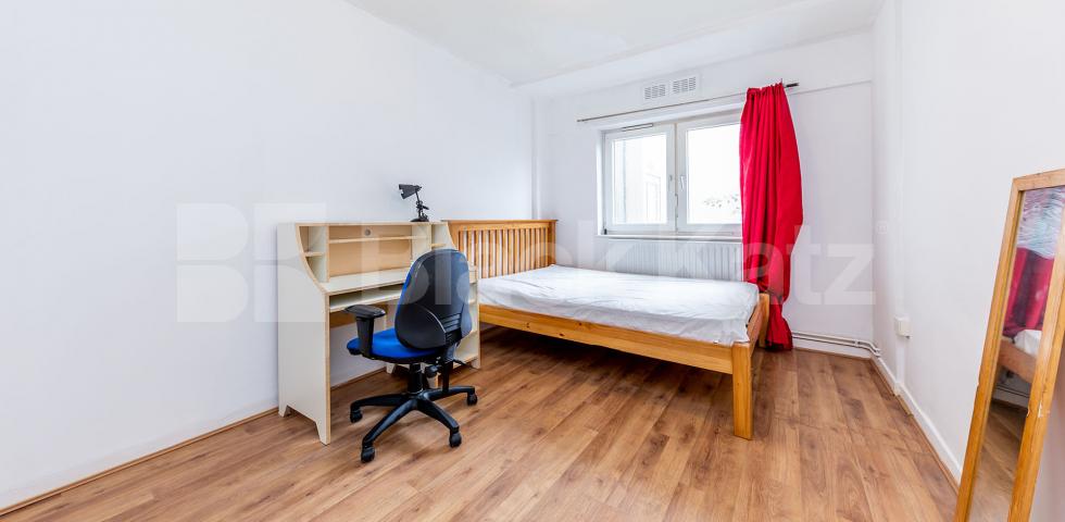 			STUDENT FRIENDLY!, 5 Bedroom, 1 bath, 1 reception Flat			 Agdon Street, CLERKENWELL-ANGEL-FARRINGDON-BARBICAN
