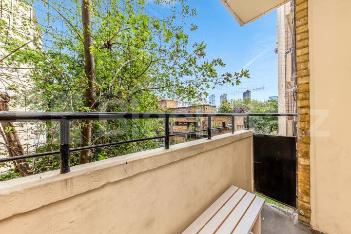 			4 Bedroom, 1 bath, 1 reception Flat			 Agdon Street, Clerkenwell