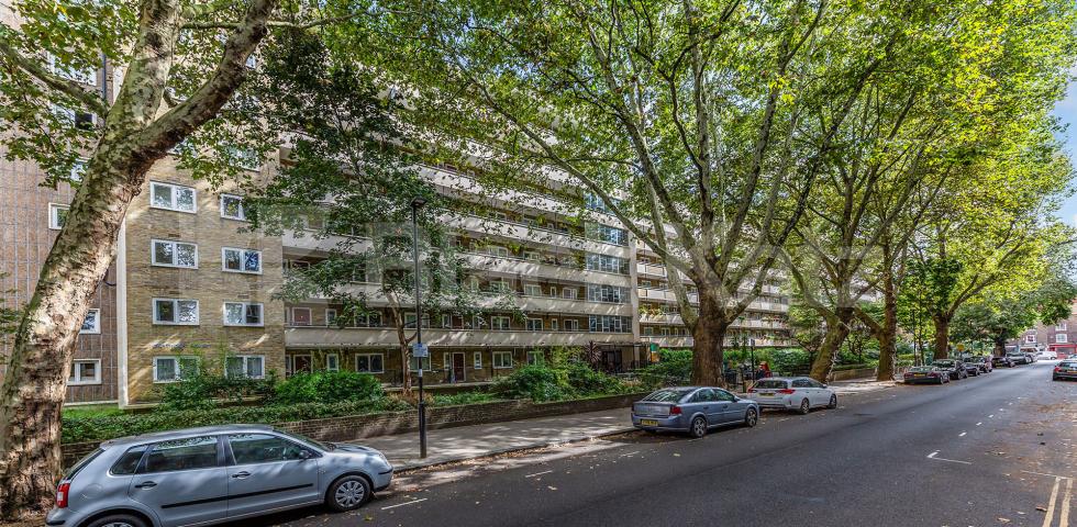 			STUDENT FRIENDLY!, 5 Bedroom, 1 bath, 1 reception Flat			 Agdon Street, CLERKENWELL-ANGEL-FARRINGDON-BARBICAN