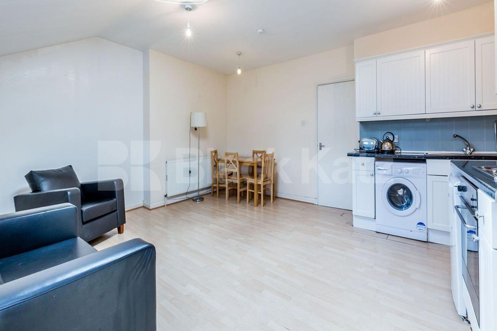 Located in Central Hackney a top floor 2 bedroom close to amenities Mare Street , Hackney