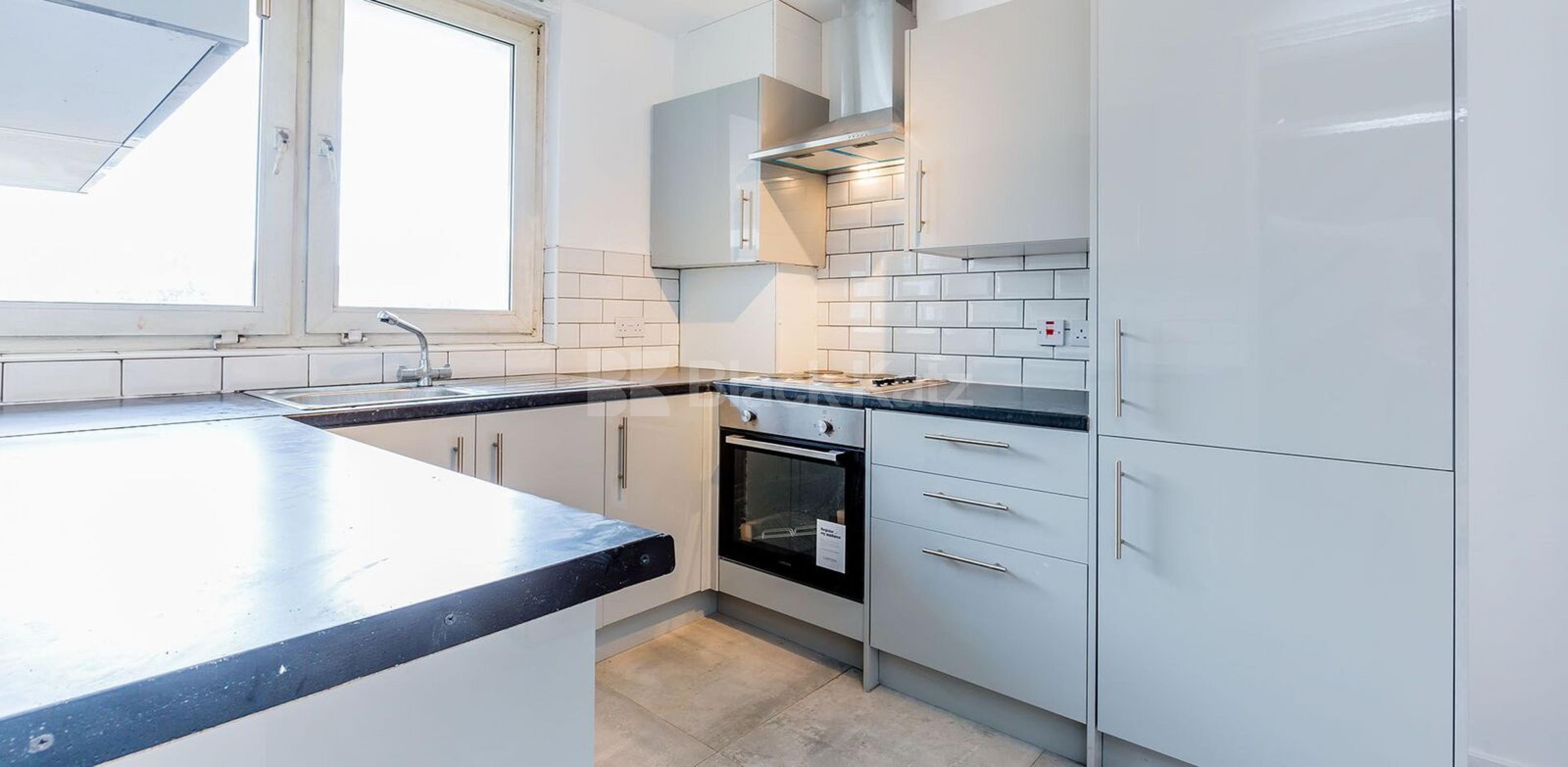			NEWLY REFURBISHED 4 BEDROOM MAISONETTE , 4 Bedroom, 1 bath, 1 reception Flat			 Tidey Street, MILE END-BOW E3