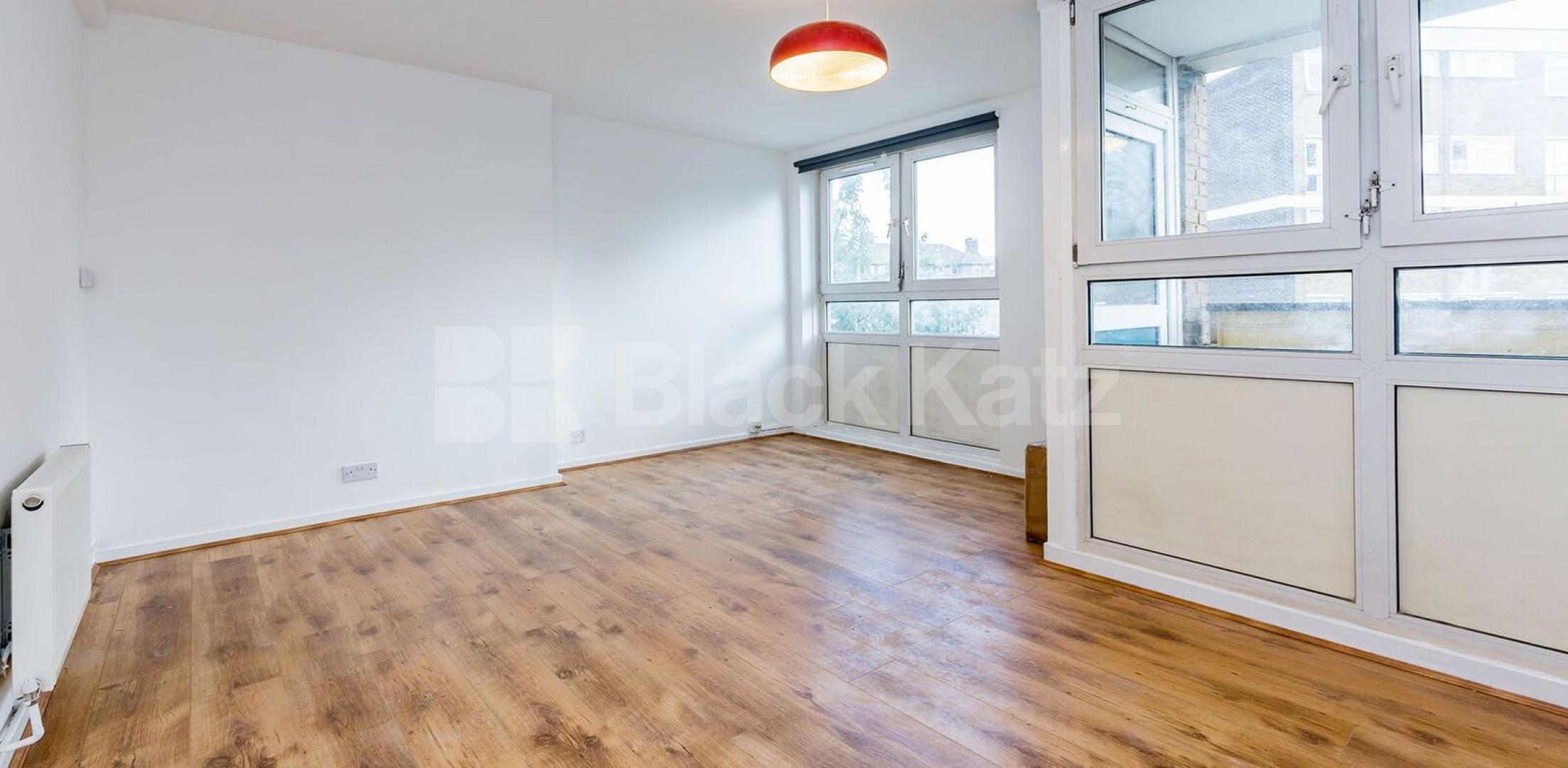 			NEWLY REFURBISHED 4 BEDROOM MAISONETTE , 4 Bedroom, 1 bath, 1 reception Flat			 Tidey Street, MILE END-BOW