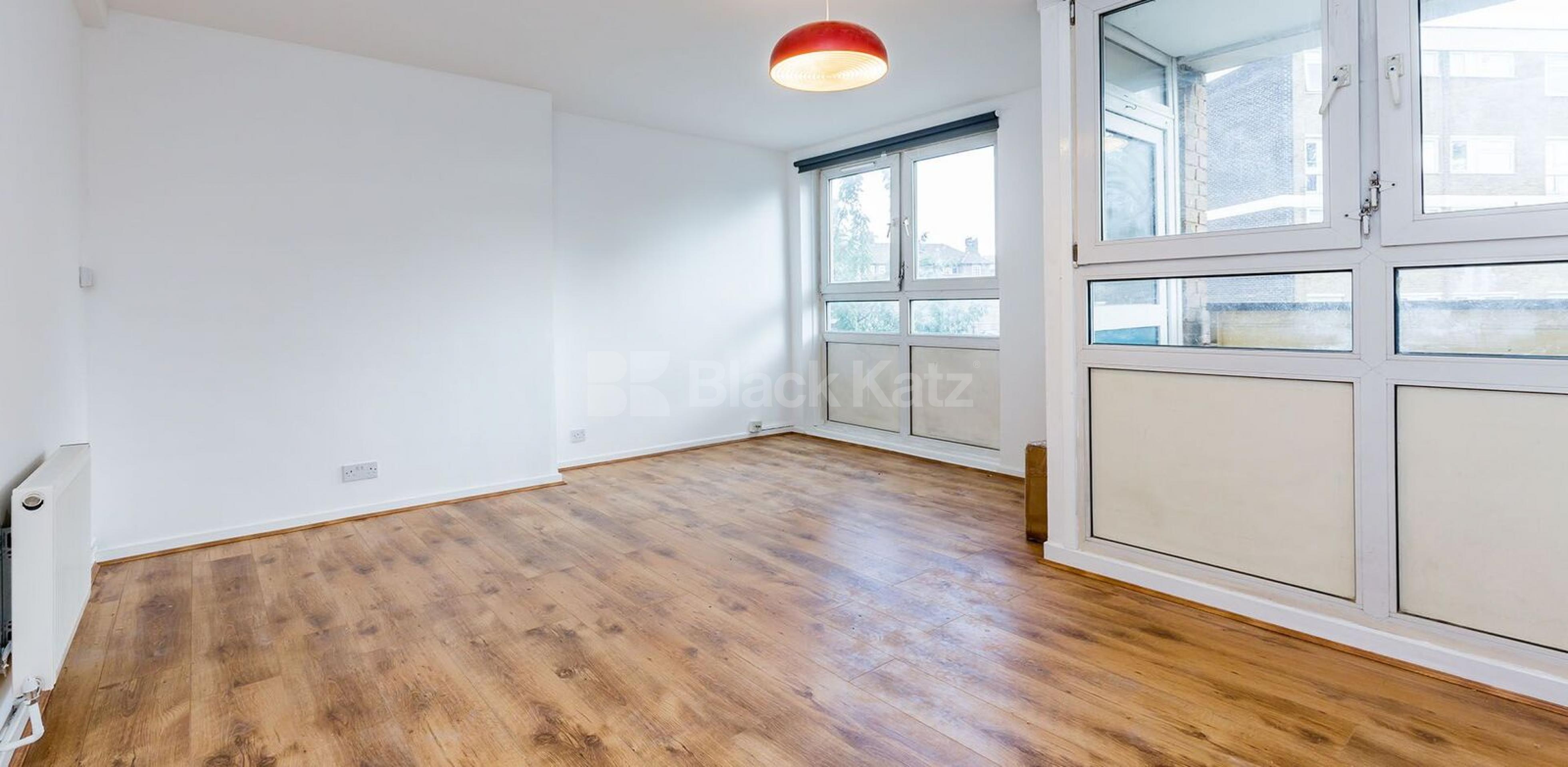 			NEWLY REFURBISHED 4 BEDROOM MAISONETTE , 4 Bedroom, 1 bath, 1 reception Flat			 Tidey Street, MILE END-BOW E3