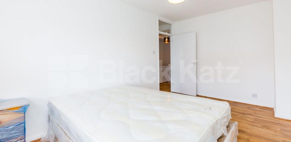 			NEWLY REFURBISHED 4 BEDROOM MAISONETTE , 4 Bedroom, 1 bath, 1 reception Flat			 Tidey Street, MILE END-BOW