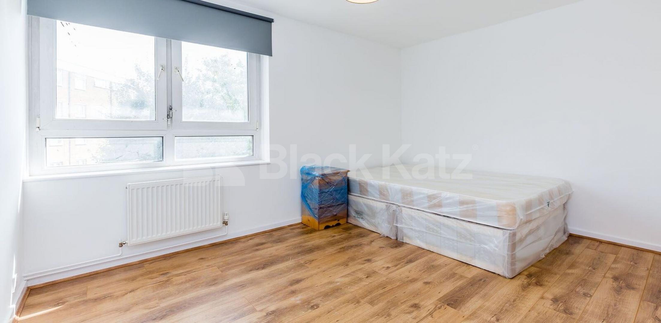 			NEWLY REFURBISHED 4 BEDROOM MAISONETTE , 4 Bedroom, 1 bath, 1 reception Flat			 Tidey Street, MILE END-BOW