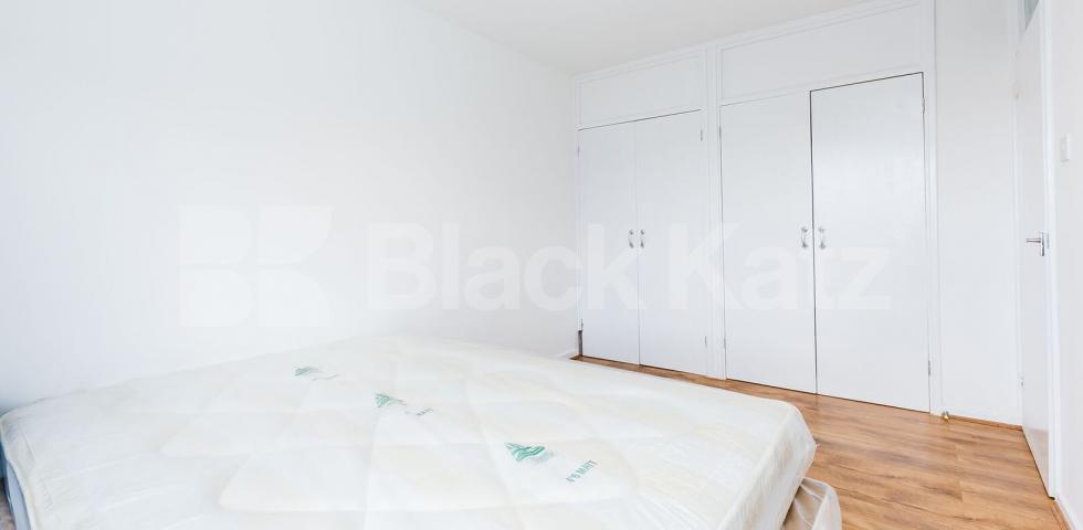 			NEWLY REFURBISHED 4 BEDROOM MAISONETTE , 4 Bedroom, 1 bath, 1 reception Flat			 Tidey Street, MILE END-BOW