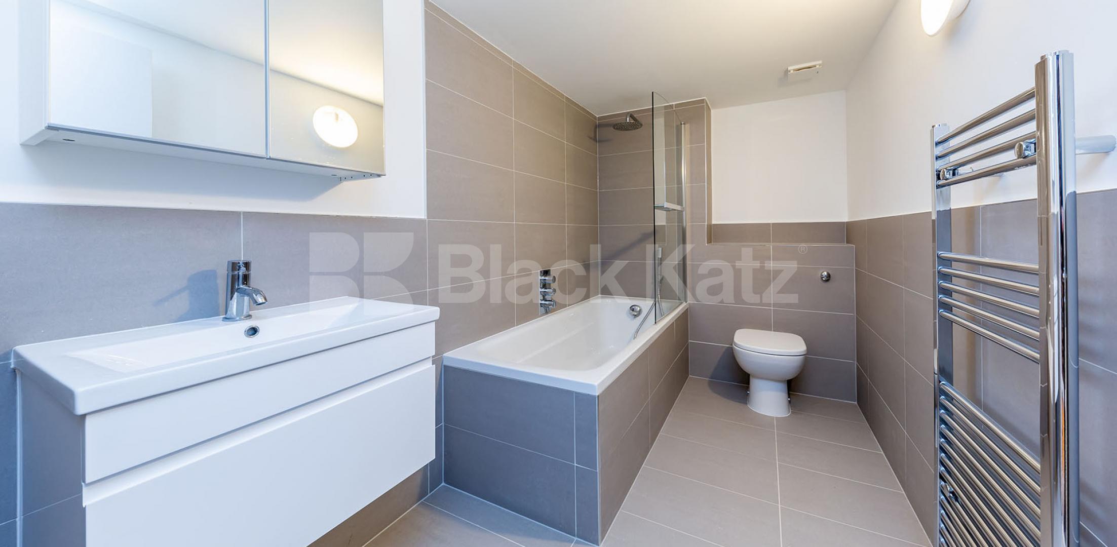 			PERFECT FOR STUDENTS & PROFESSIONALS , 2 Bedroom, 1 bath, 1 reception Apartment			 FREDERICK STREET WC1X, KINGS CROSS / ISLINGTON