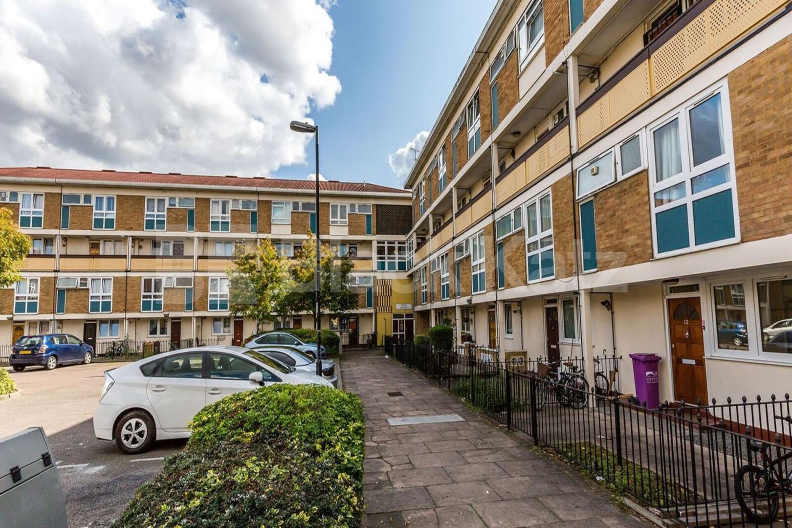 4 bedroom split over two floors with large double bedrooms and a garden Tidey Street, Mile End / Bow E3