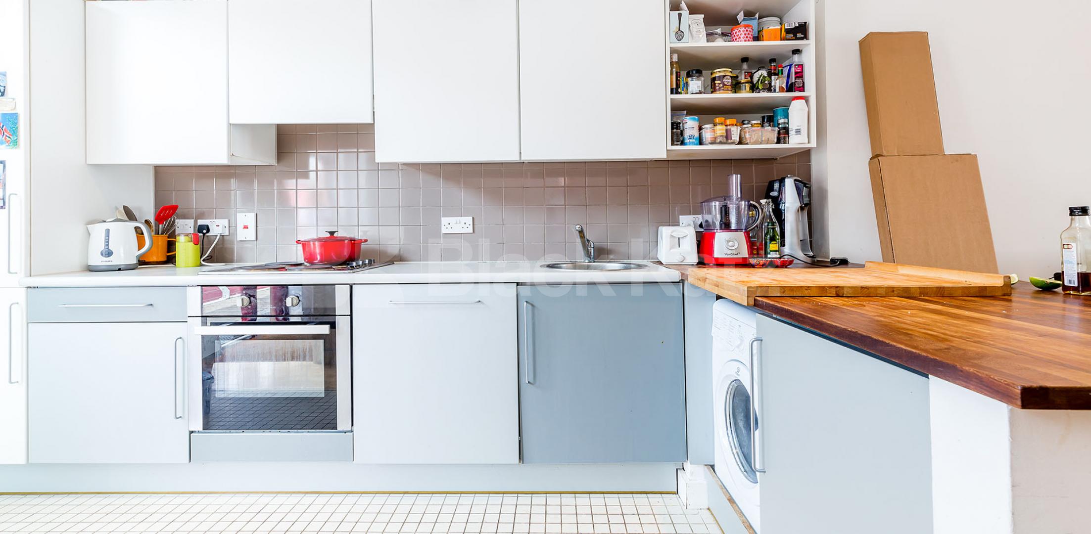 Ample parking facilities 2 Bedroom, Furnished Flat in Red Square