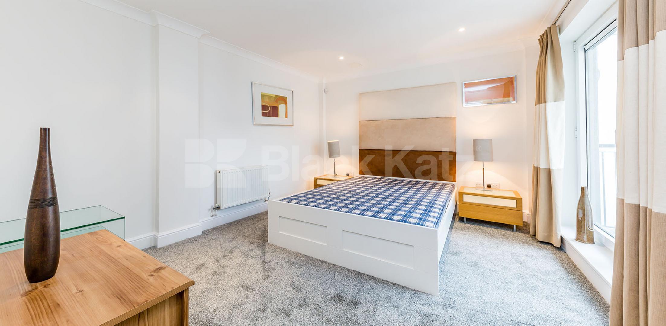 			STUNNING TWO BED IN ANGEL, 2 Bedroom, 1 bath, 1 reception Flat			 THE POINT-BARON STREET, ANGEL-ISLINGTON