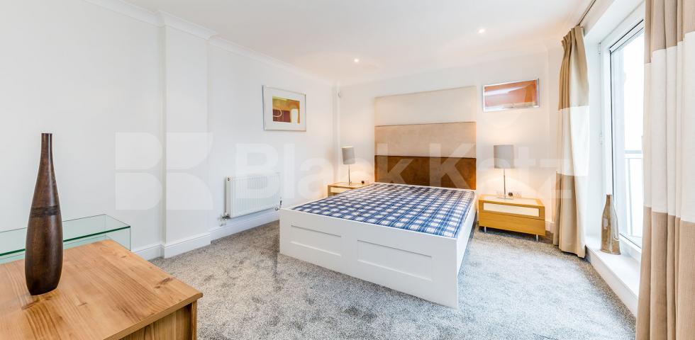 			STUNNING TWO BED IN ANGEL, 2 Bedroom, 1 bath, 1 reception Flat			 THE POINT-BARON STREET, ANGEL-ISLINGTON