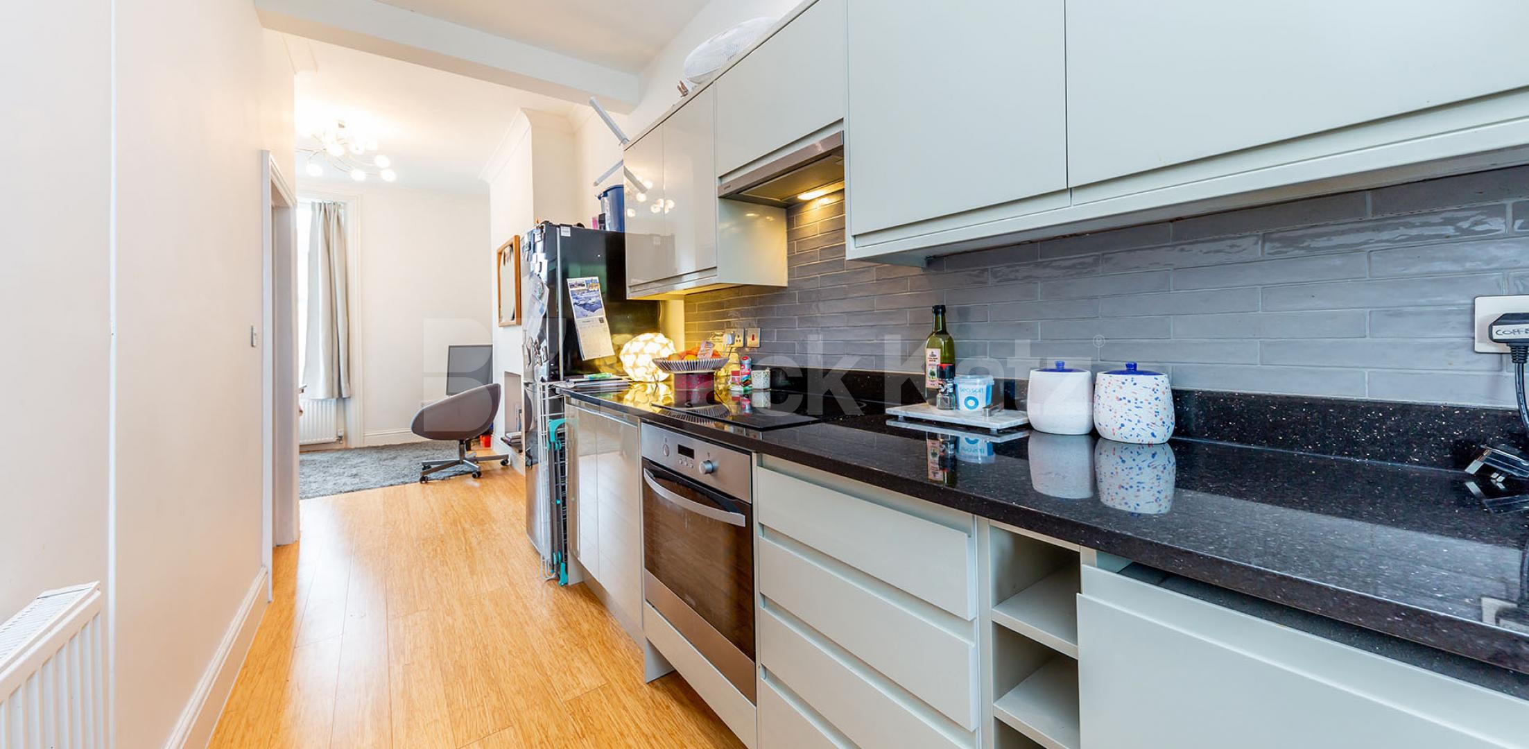 			VIRTUAL TOUR AVAILABLE!, 1 Bedroom, 1 bath, 1 reception Apartment			 Huddleston Road , TUFNELL PARK N7
