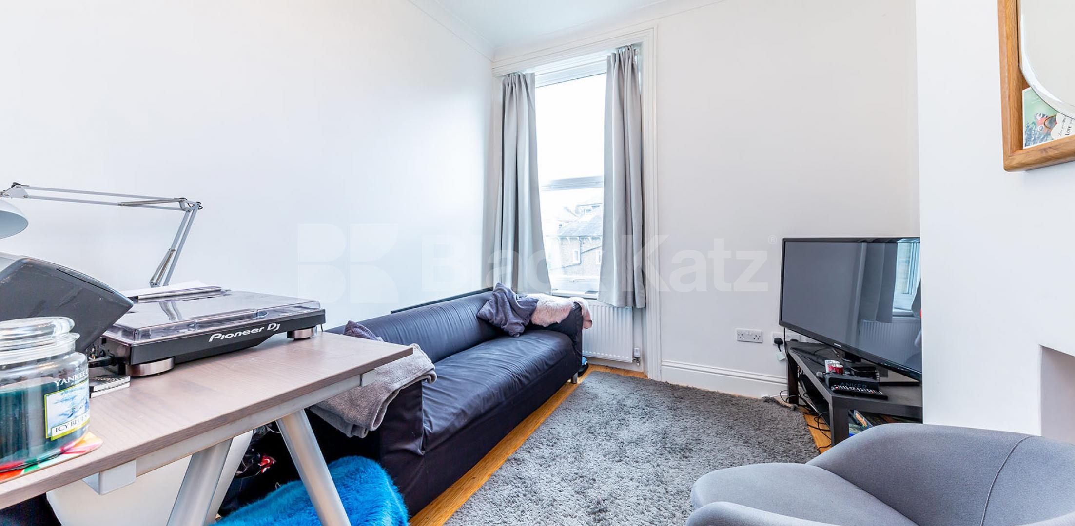			VIRTUAL TOUR AVAILABLE!, 1 Bedroom, 1 bath, 1 reception Apartment			 Huddleston Road , TUFNELL PARK N7