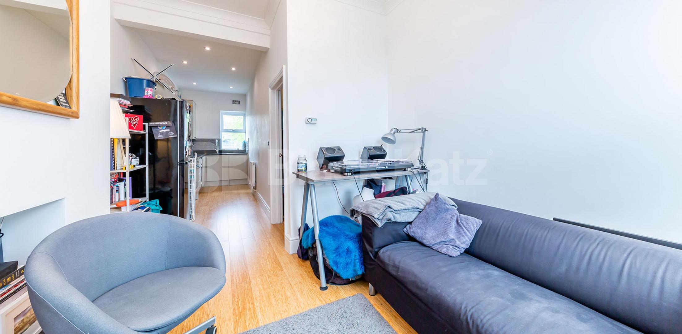 			VIRTUAL TOUR AVAILABLE!, 1 Bedroom, 1 bath, 1 reception Apartment			 Huddleston Road , TUFNELL PARK N7