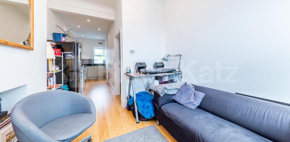 			VIRTUAL TOUR AVAILABLE!, 1 Bedroom, 1 bath, 1 reception Apartment			 Huddleston Road , TUFNELL PARK N7