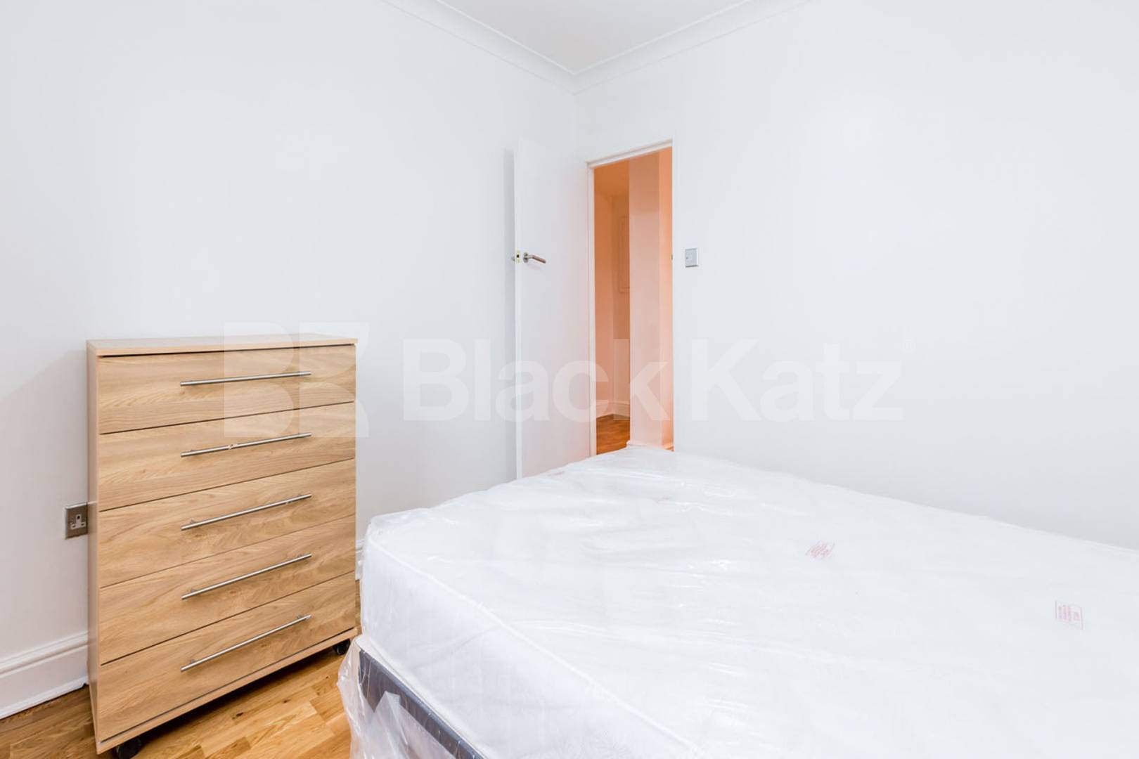 2 double bedroom property with balcony located in Holloway N7 Windsor Road, Holloway