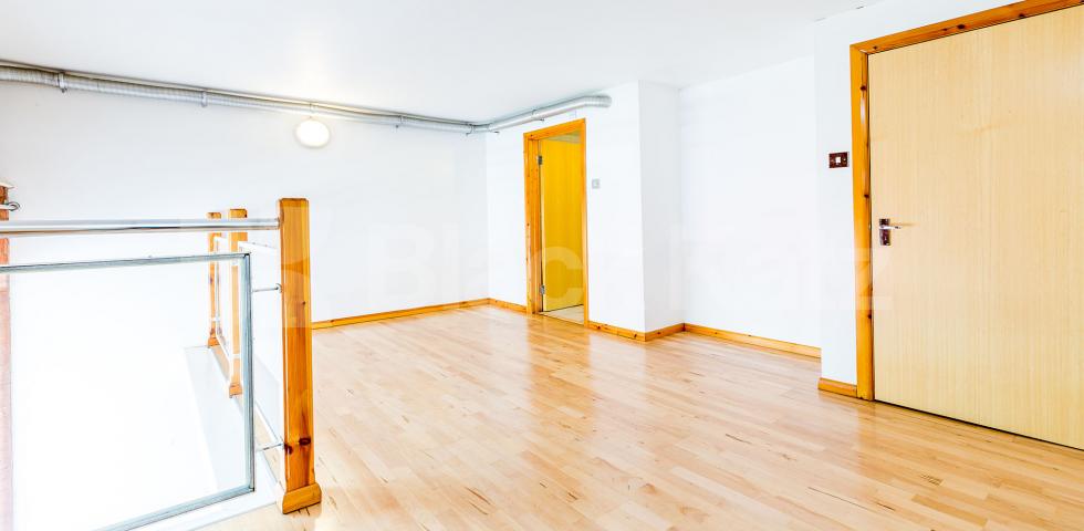 			NEW INSTRUCTION! WAREHOUSE CONVERSION, 1 Bedroom, 1 bath, 1 reception Flat			 Henshall Street, ISLINGTON-CANONBURY