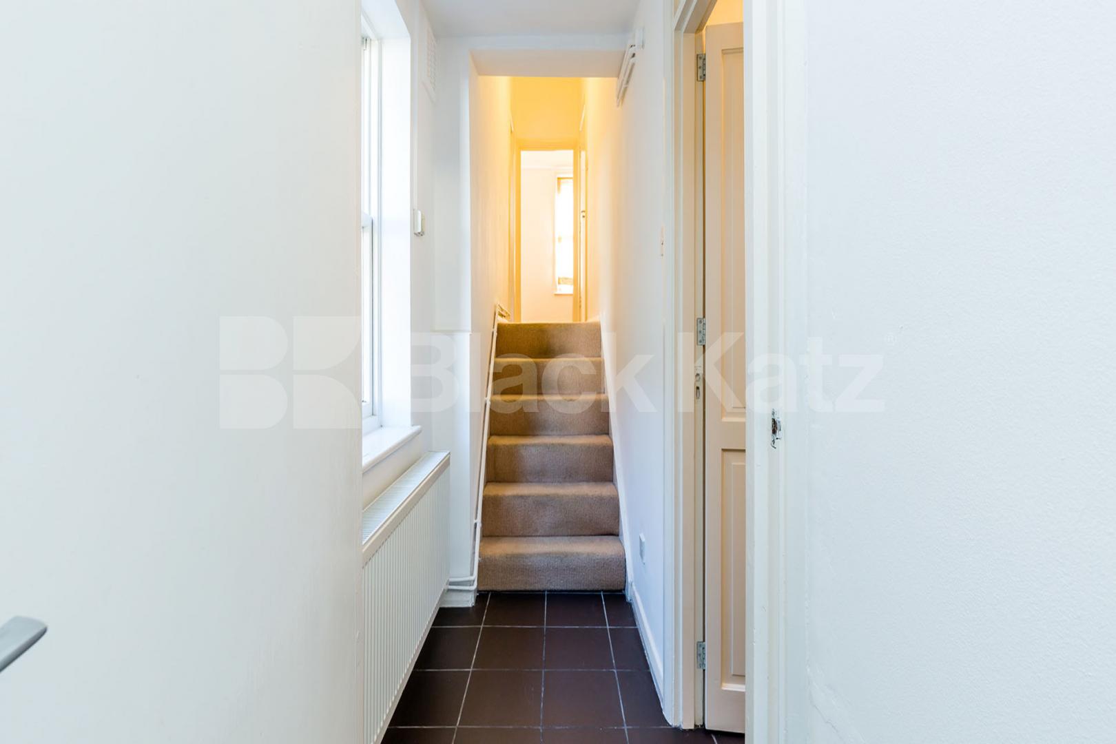 Located in Highbury is this lovely 1 bedroom split level property Benwell Road, Holloway