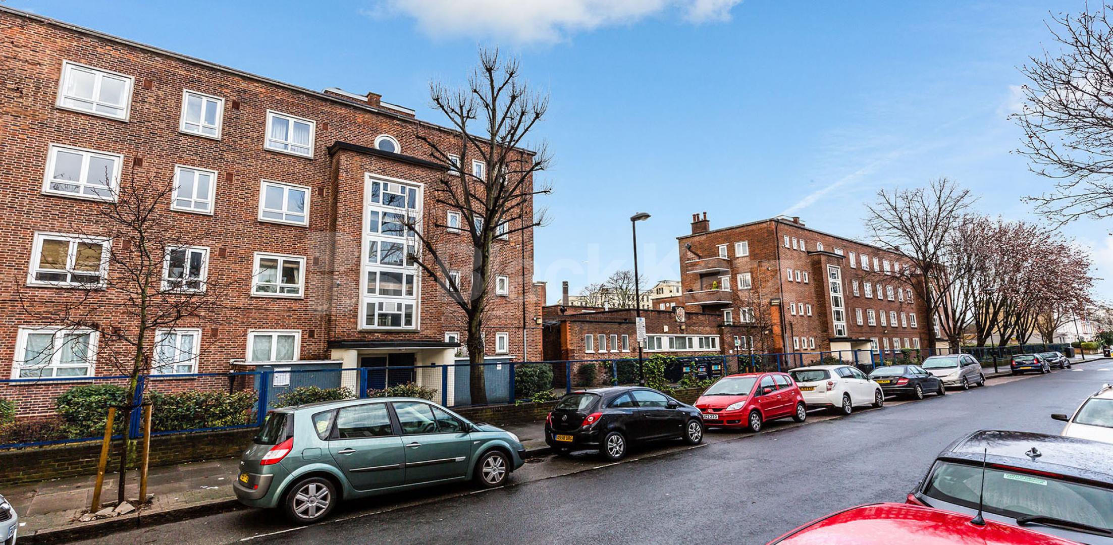 			NEW INSTRUCTION!, 2 Bedroom, 1 bath, 1 reception Flat			 Bennett Crt Axminster Road, HOLLOWAY