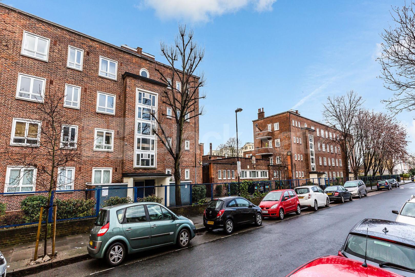 2 double bedroom property with balcony located in Holloway N7 Windsor Road, Holloway
