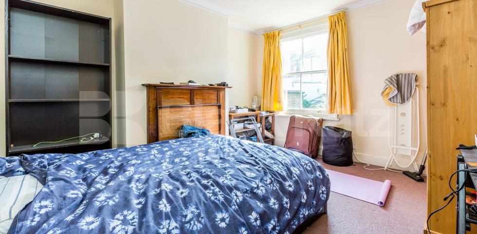 			Fantastic Large Split Level Flat, 3 Bedroom, 1 bath, 1 reception Flat			 Palace Gates Road, ALEXANDRA PALACE