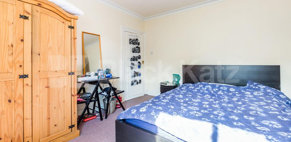 			Fantastic Large Split Level Flat, 3 Bedroom, 1 bath, 1 reception Flat			 Palace Gates Road, ALEXANDRA PALACE