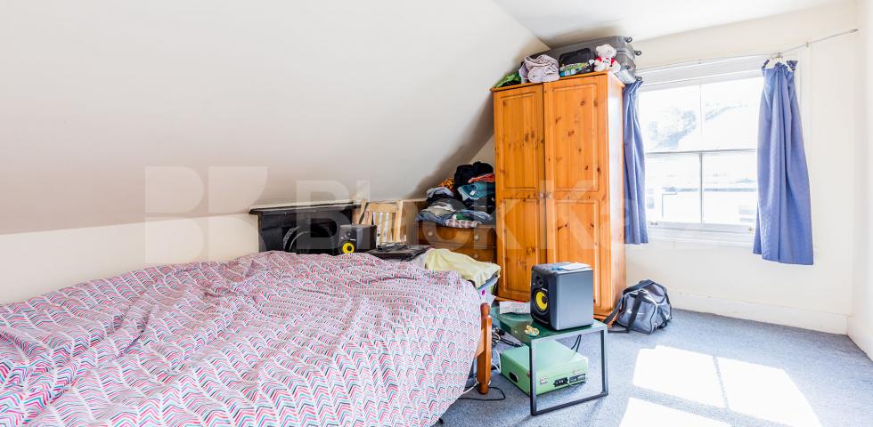 			Fantastic Large Split Level Flat, 3 Bedroom, 1 bath, 1 reception Flat			 Palace Gates Road, ALEXANDRA PALACE