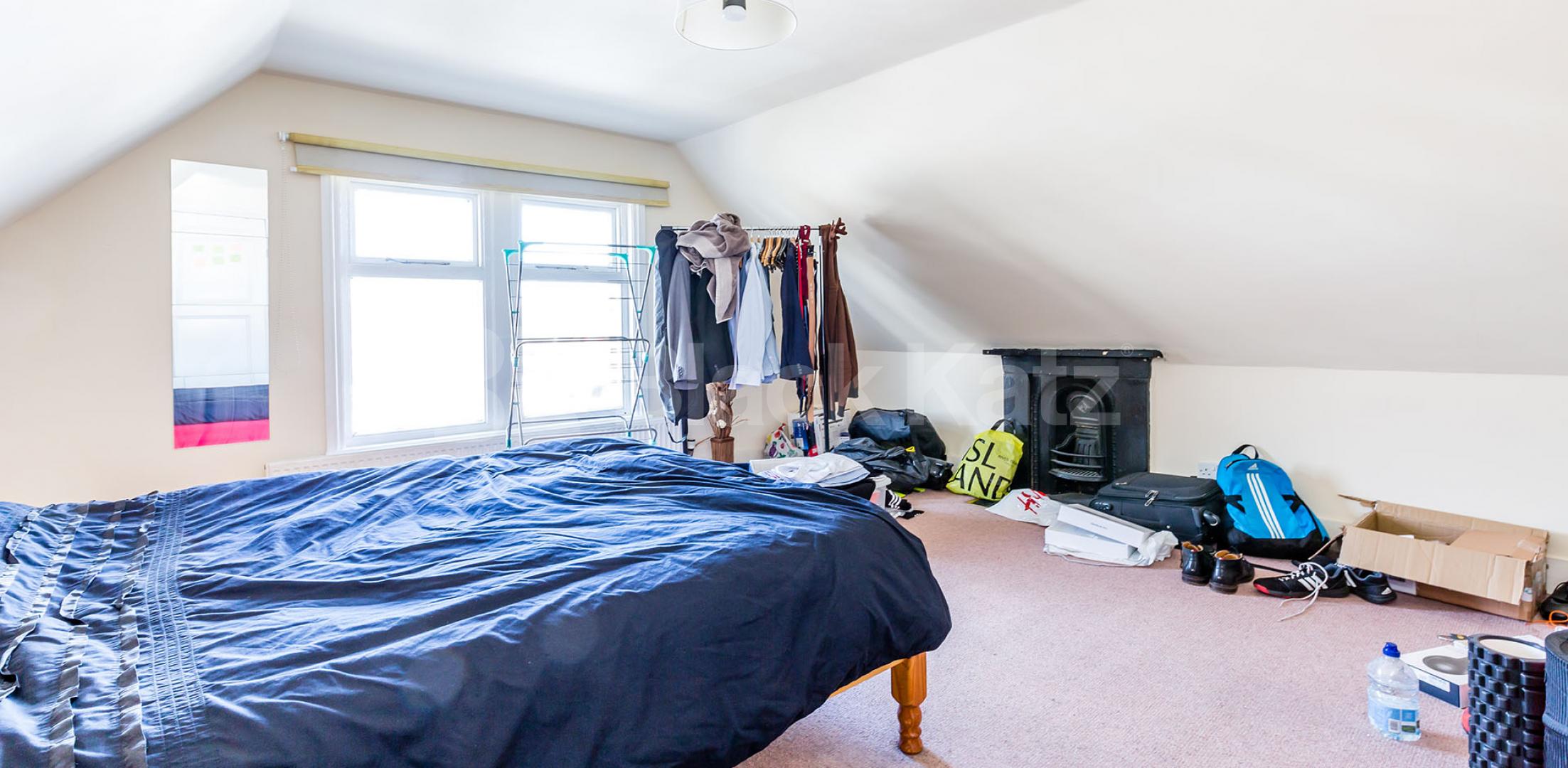 			Fantastic Large Split Level Flat, 3 Bedroom, 1 bath, 1 reception Flat			 Palace Gates Road, ALEXANDRA PALACE