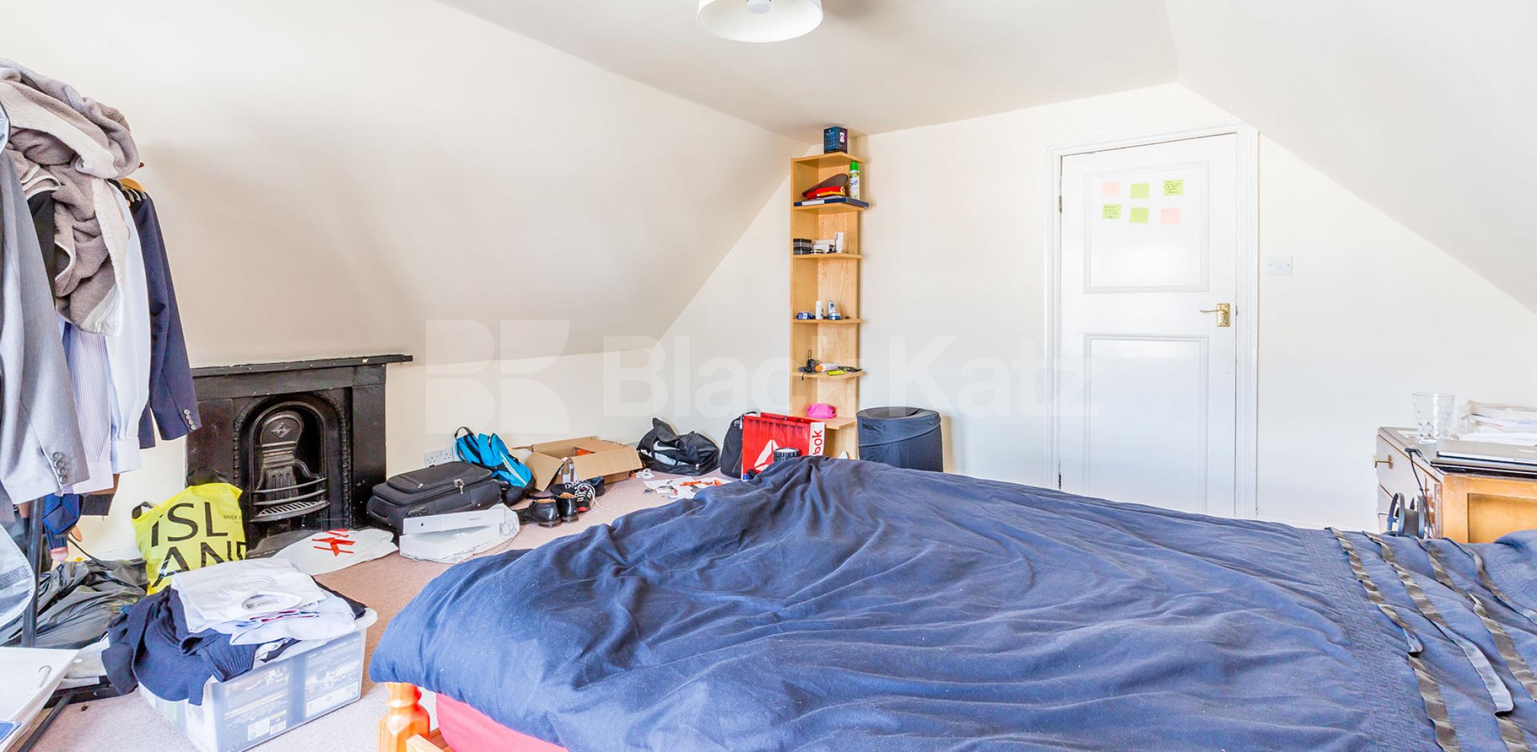 			Fantastic Large Split Level Flat, 3 Bedroom, 1 bath, 1 reception Flat			 Palace Gates Road, ALEXANDRA PALACE