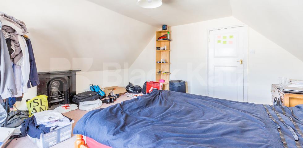 			Fantastic Large Split Level Flat, 3 Bedroom, 1 bath, 1 reception Flat			 Palace Gates Road, ALEXANDRA PALACE