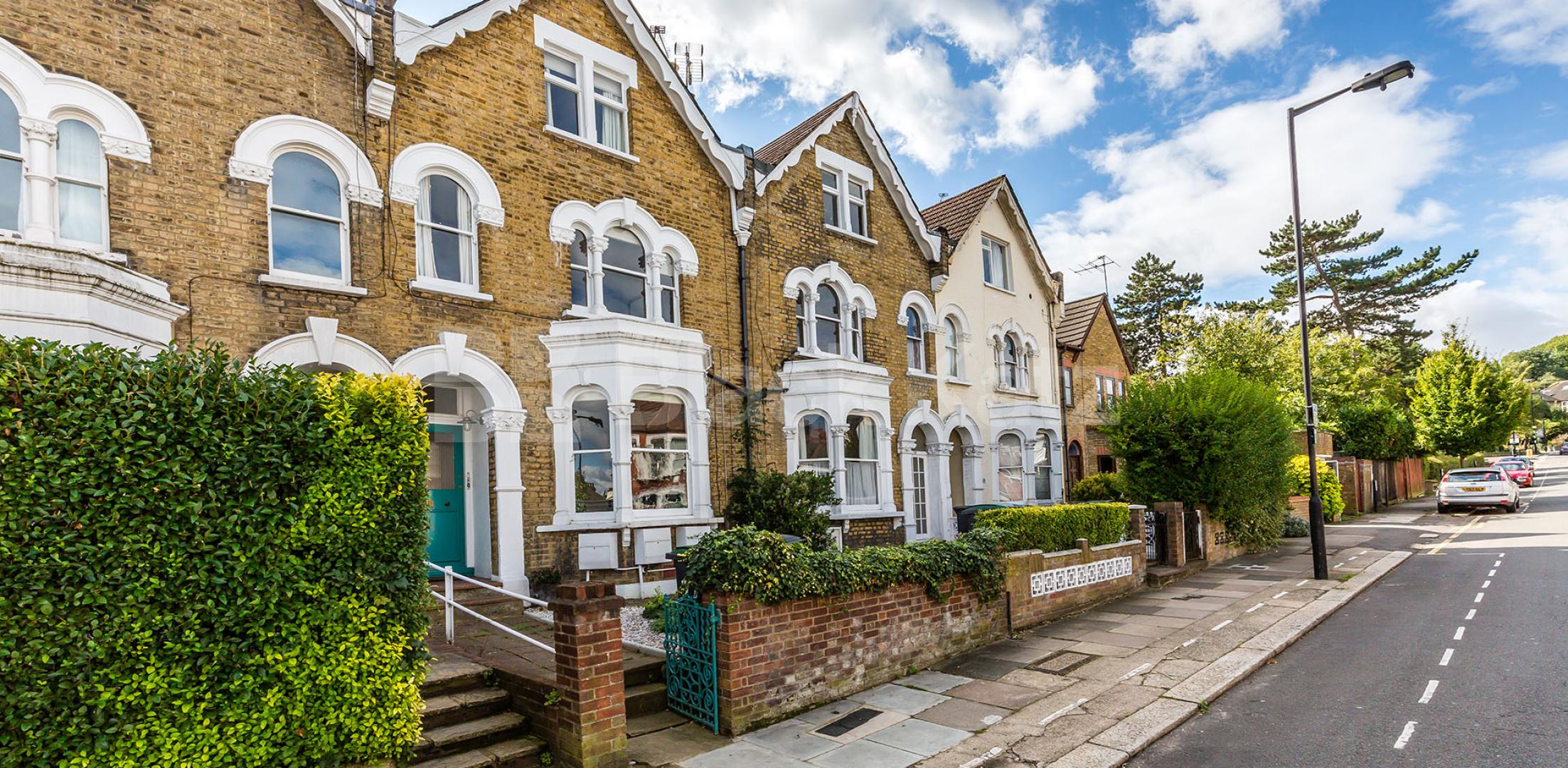 			Fantastic Large Split Level Flat, 3 Bedroom, 1 bath, 1 reception Flat			 Palace Gates Road, ALEXANDRA PALACE