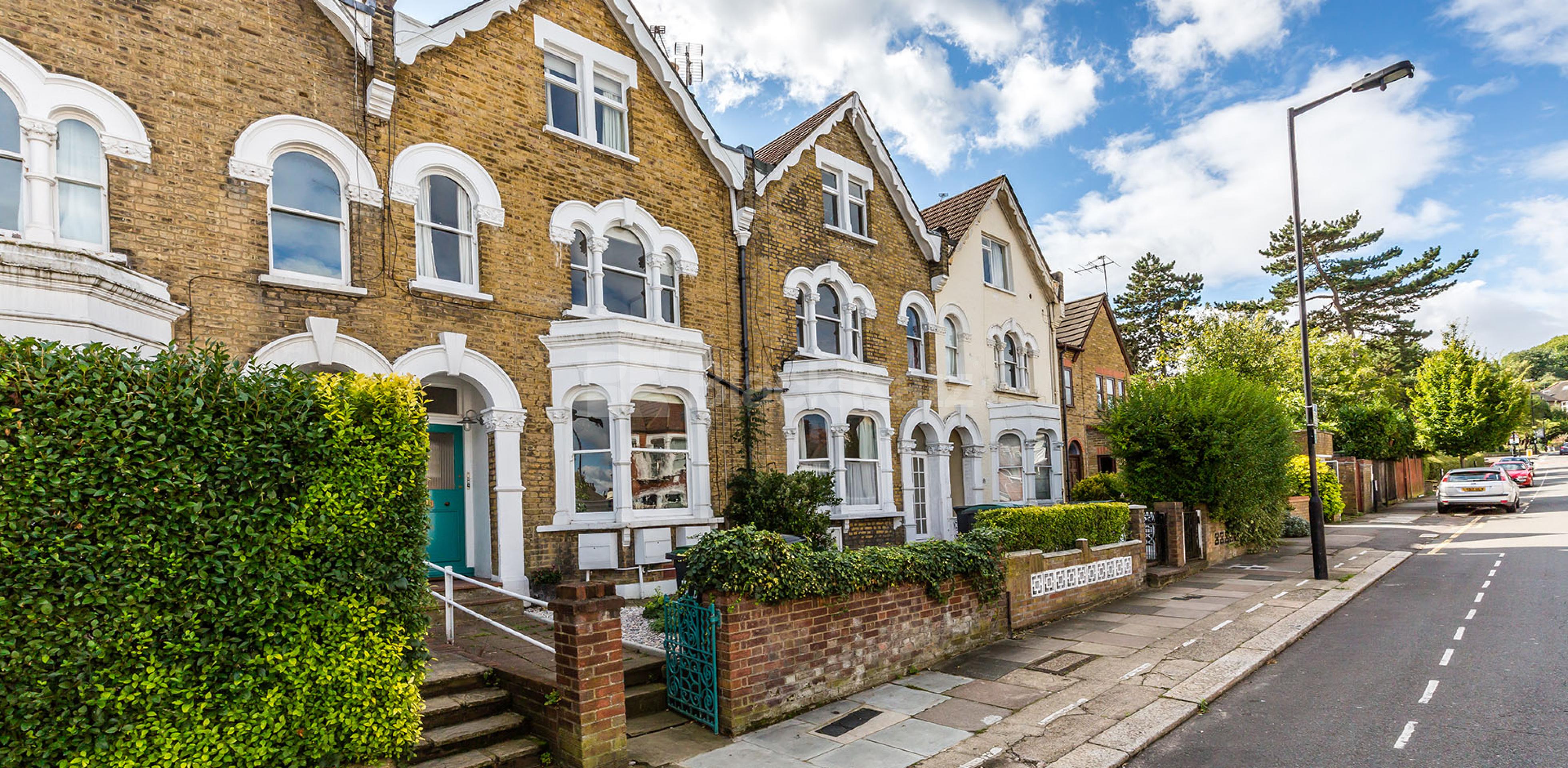 			Fantastic Large Split Level Flat, 3 Bedroom, 1 bath, 1 reception Flat			 Palace Gates Road, ALEXANDRA PALACE N22
