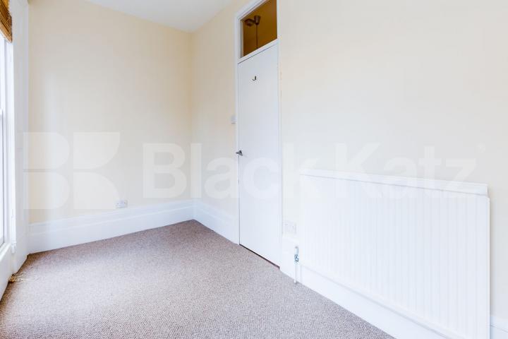 2 bedroom 2 bathroom spacious property located in De Beauvoir  Buckingham Road, De Beauvoir Town