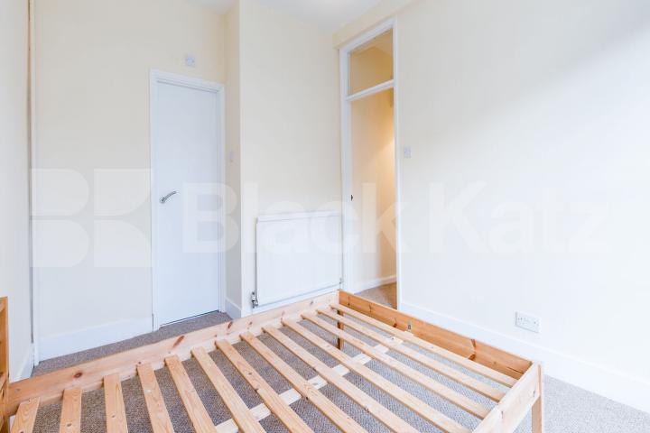 2 bedroom 2 bathroom spacious property located in De Beauvoir  Buckingham Road, De Beauvoir Town