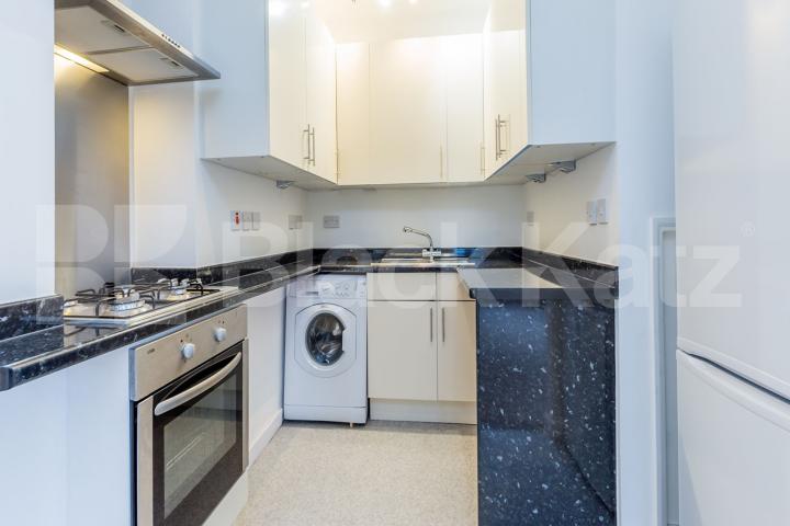 2 bedroom 2 bathroom spacious property located in De Beauvoir  Buckingham Road, De Beauvoir Town