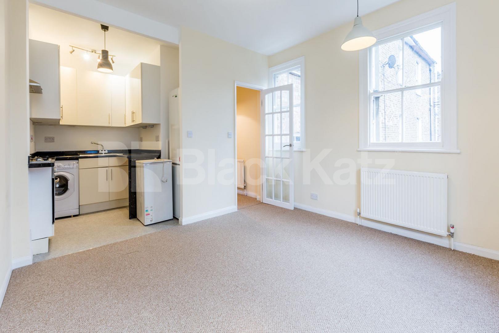2 bedroom 2 bathroom spacious property located in De Beauvoir  Buckingham Road, De Beauvoir Town