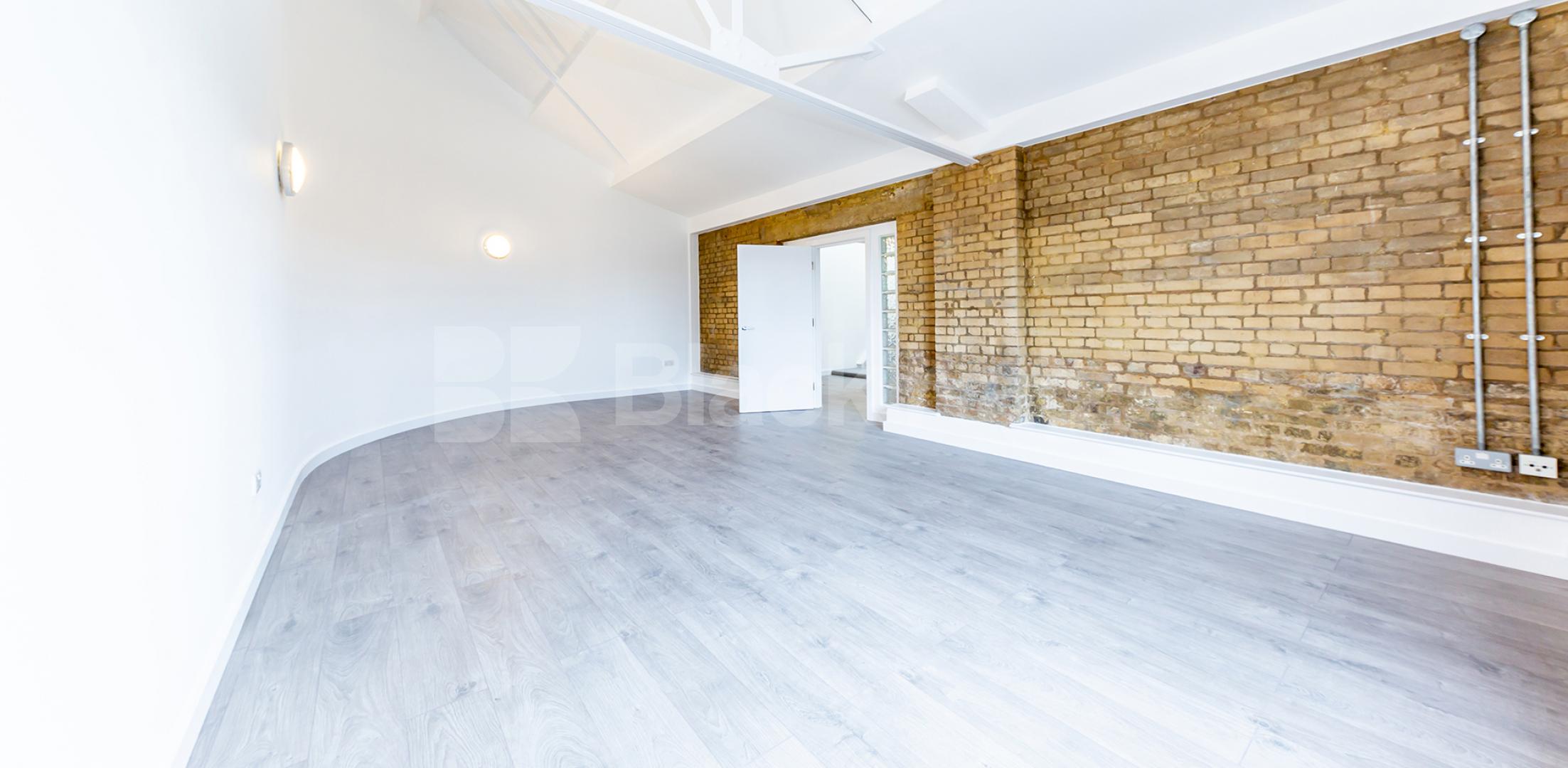 			2 Bedroom, 2 bath, 1 reception Apartment			 SPRINGFIELD HOUSE LOFTS-TYSSEN STREET, DALSTON/HAGGERSTON