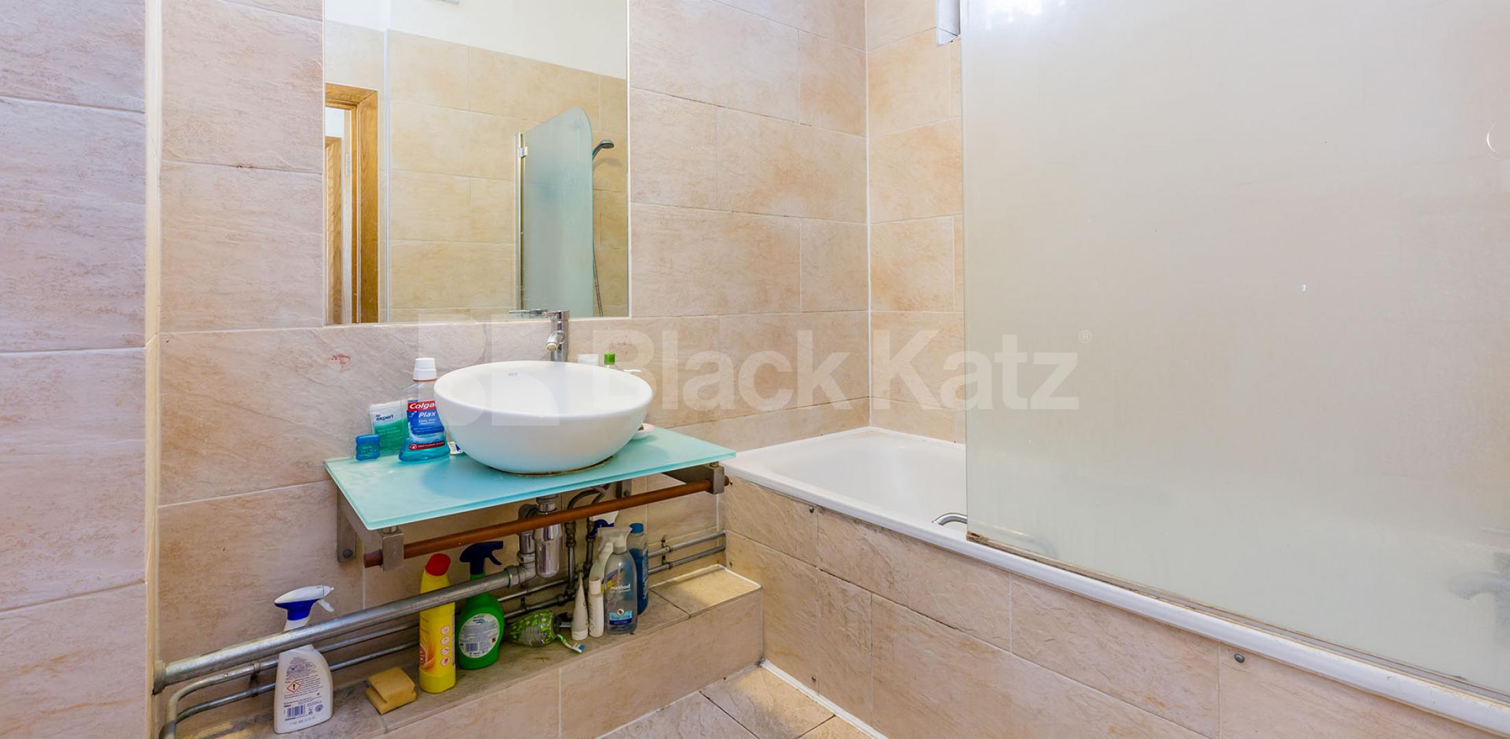 			STUNNING 1 BED WAREHOUSE APARTMENT, 1 Bedroom, 1 bath, 1 reception Flat			 ABILITY PLAZA-KINGSLAND ROAD, DALSTON/HAGGERSTON