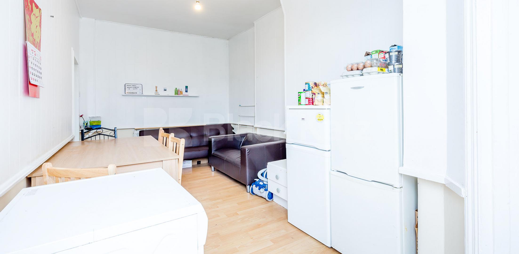 			5 Bedroom, 1 bath, 1 reception Terraced House			 Tottenhall Rd, Palmers Green