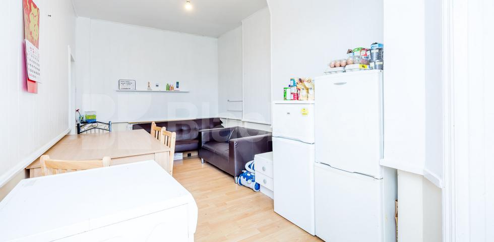 			5 Bedroom, 1 bath, 1 reception Terraced House			 Tottenhall Rd, Palmers Green