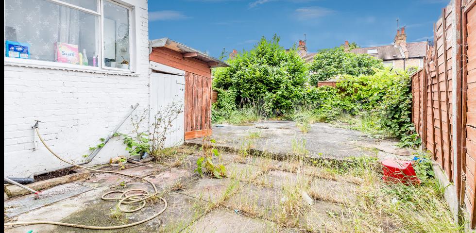 			5 Bedroom, 1 bath, 1 reception Terraced House			 Tottenhall Rd, Palmers Green