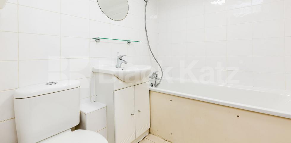 			New Instruction, 1 Bedroom, 1 bath, 1 reception Flat			 Caledonian Road, KINGS CROSS