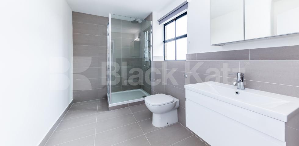 			4 Bedroom, 2 bath, 1 reception Apartment			 SPRINGFIELD HOUSE LOFTS-TYSSEN STREET, DALSTON/HAGGERSTON