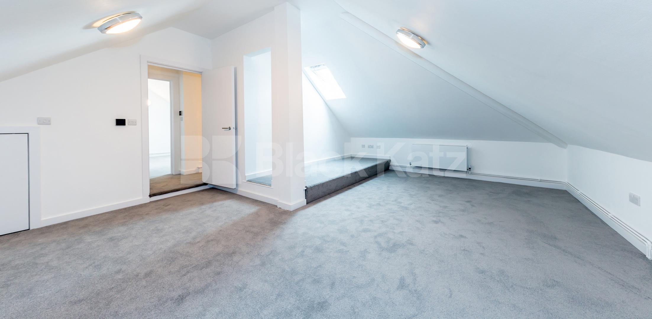 			4 Bedroom, 2 bath, 1 reception Apartment			 SPRINGFIELD HOUSE LOFTS-TYSSEN STREET, DALSTON/HAGGERSTON