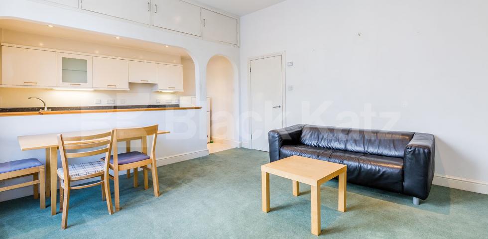 			BRIGHT AND SPACIOUS 1 BEDROOM APARTMENT, 1 Bedroom, 1 bath, 1 reception Flat			 Caledonian Road, KING'S CROSS-BARNSBURY-ISLINGTON