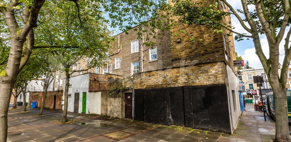 			BRIGHT AND SPACIOUS 1 BEDROOM APARTMENT, 1 Bedroom, 1 bath, 1 reception Flat			 Caledonian Road, KING'S CROSS-BARNSBURY-ISLINGTON