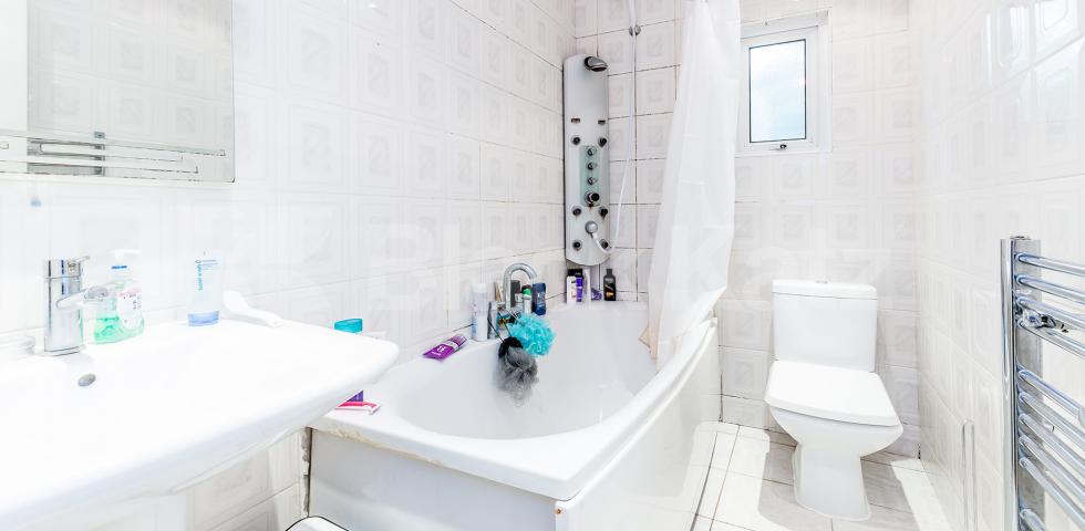 			BEAUTIFUL TWO BEDROOM GARDEN FLAT WITH STUDY/GUEST ROOM, 2 Bedroom, 1 bath, 1 reception Flat			 Hertford Road, DE BEAUVOIR-DALSTON-HAGGERSTON