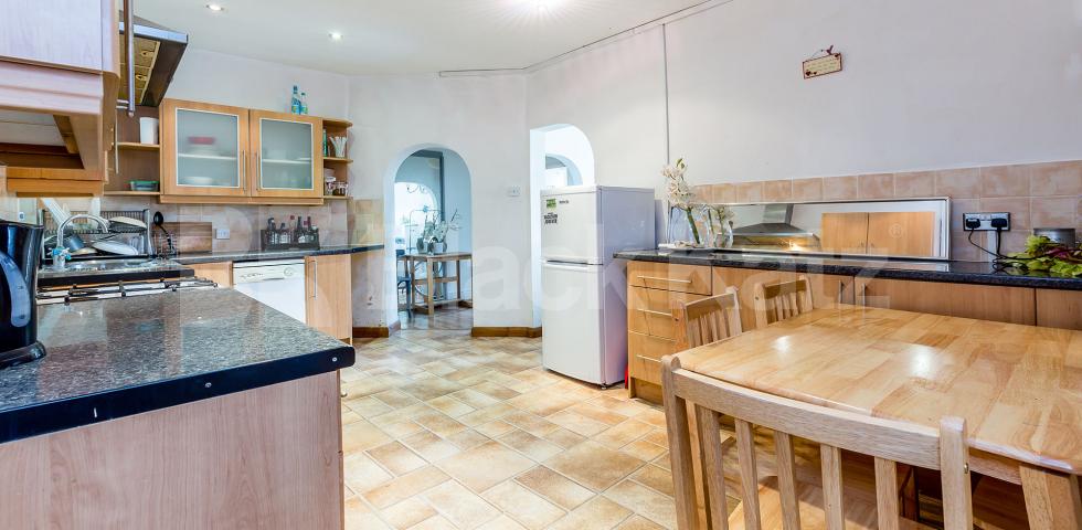 			BEAUTIFUL TWO BEDROOM GARDEN FLAT WITH STUDY/GUEST ROOM, 2 Bedroom, 1 bath, 1 reception Flat			 Hertford Road, DE BEAUVOIR-DALSTON-HAGGERSTON