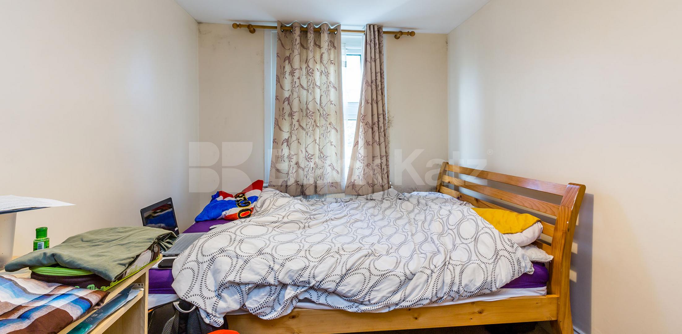 			LARGE 3/4 BED PERFECT FOR STUDENTS, 4 Bedroom, 1 bath, 1 reception Flat			 Copenhagen Street, KING'S CROSS-ISLINGTON-ANGEL